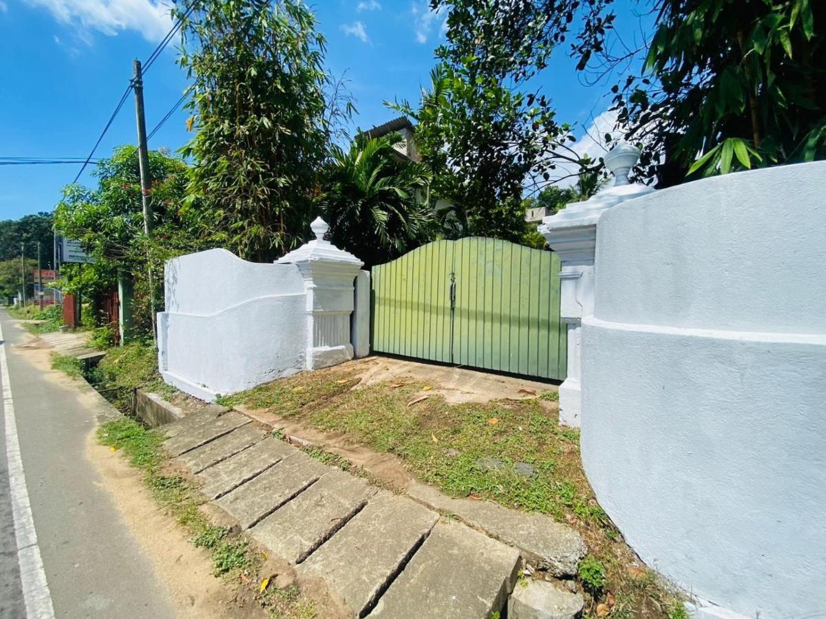 Colonial Bungalow แทนกาลเล ภายนอก รูปภาพ